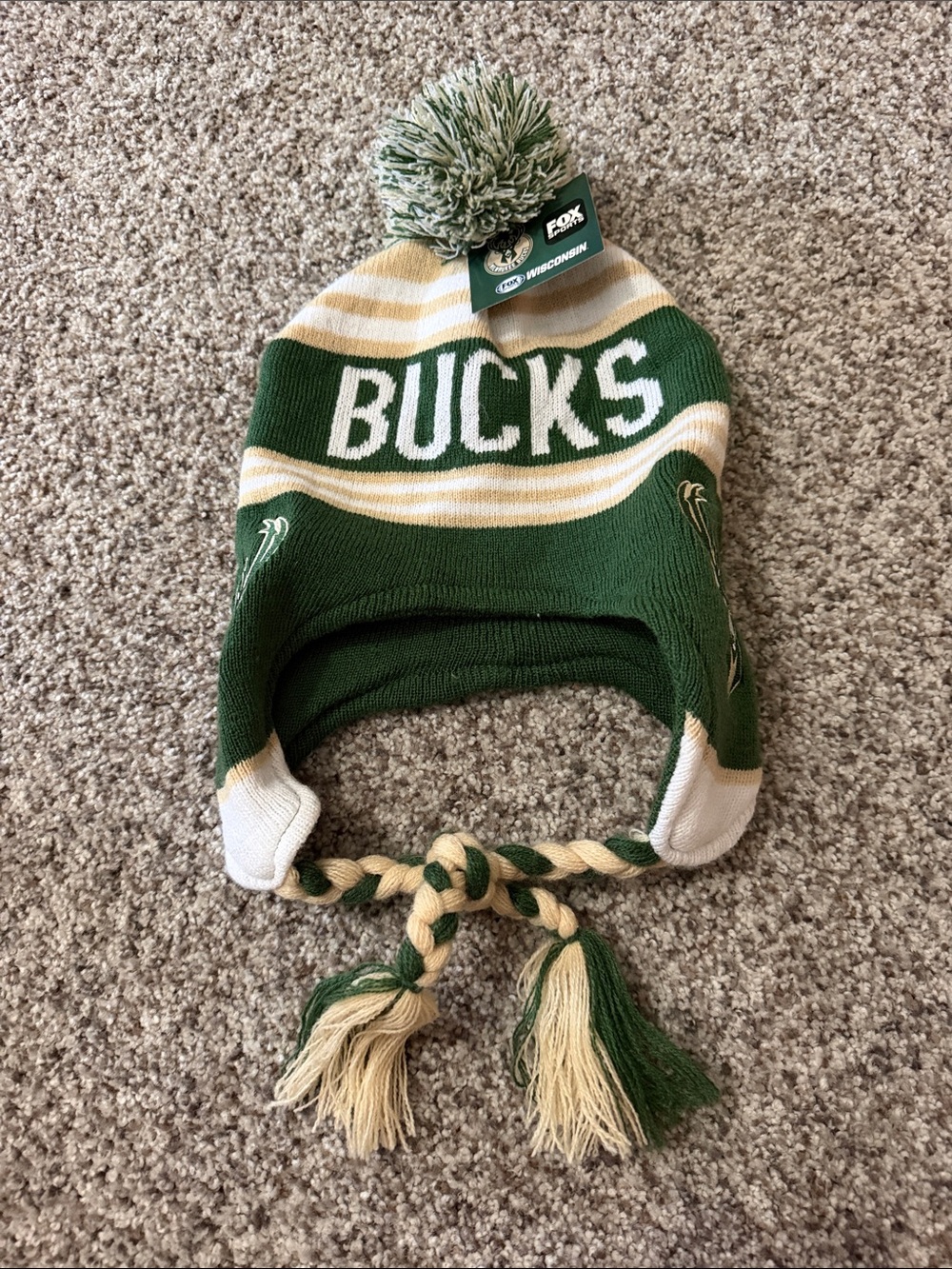 NWT Milwaukee Bucks Pom Earflap winter hat